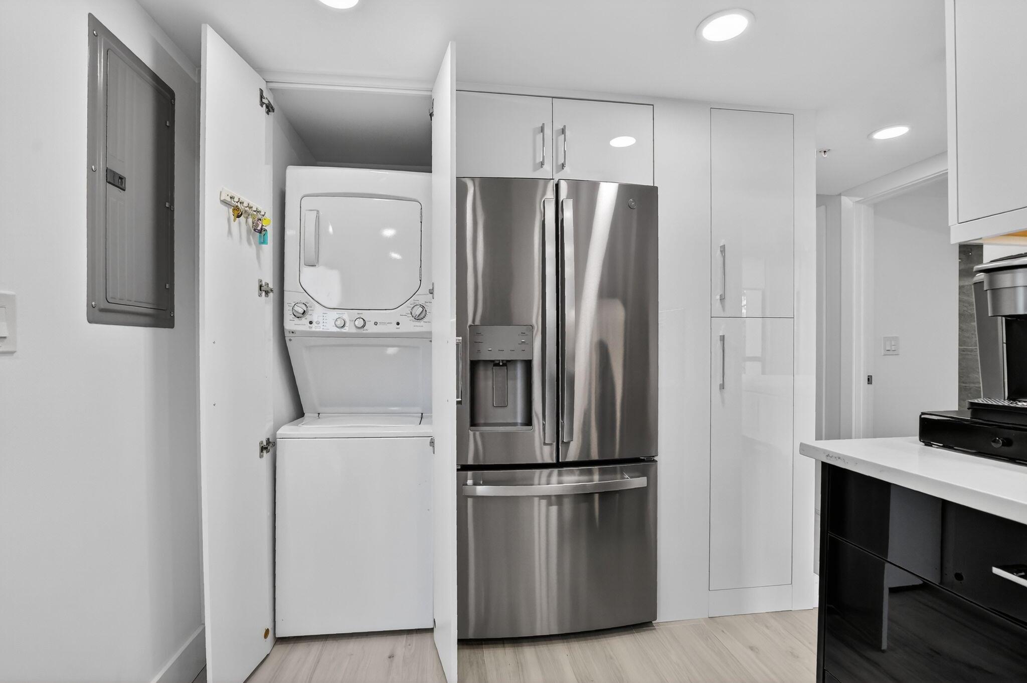 LAKEWOOD MIDRISE CONDO - Residential Lease