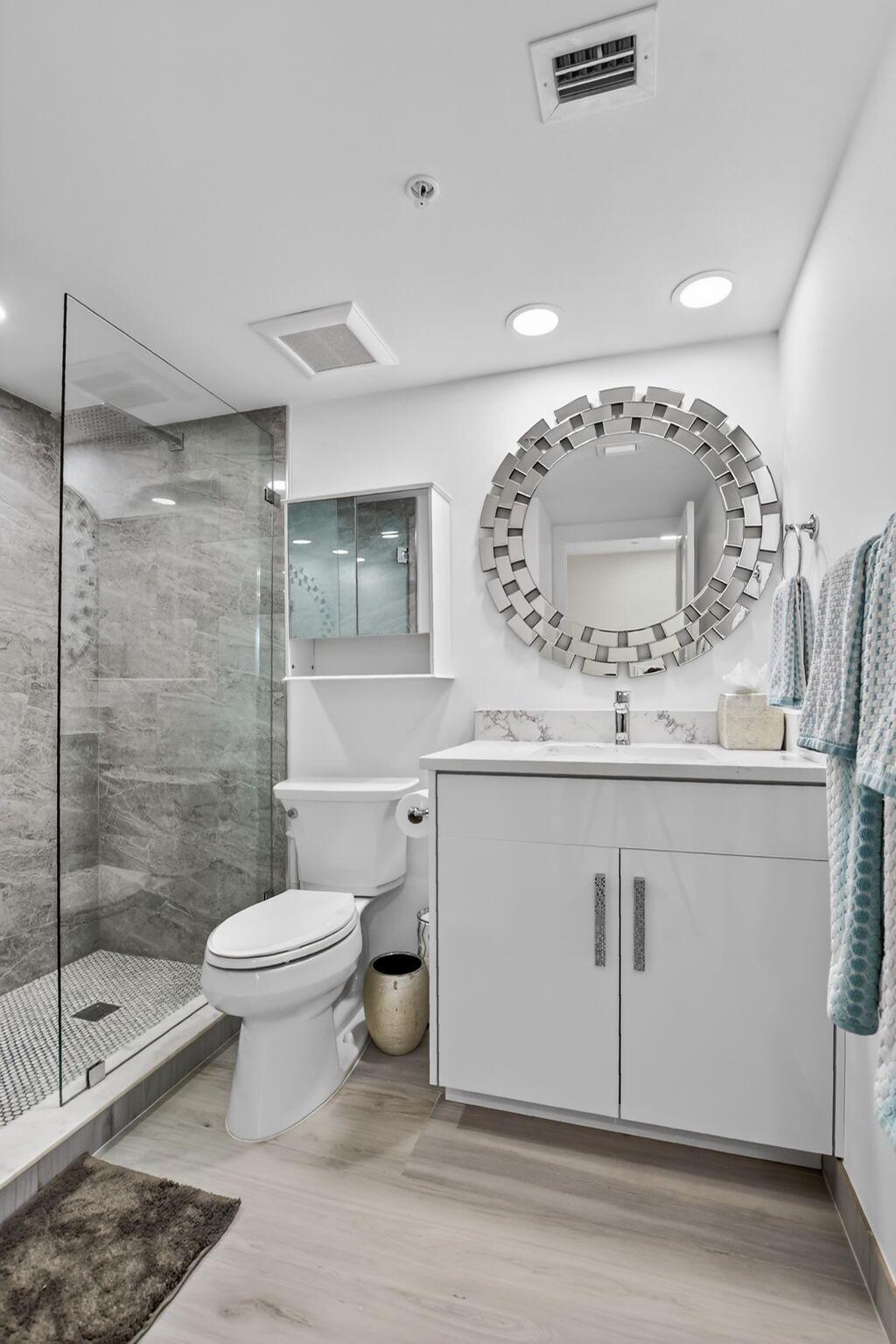 LAKEWOOD MIDRISE CONDO - Residential Lease