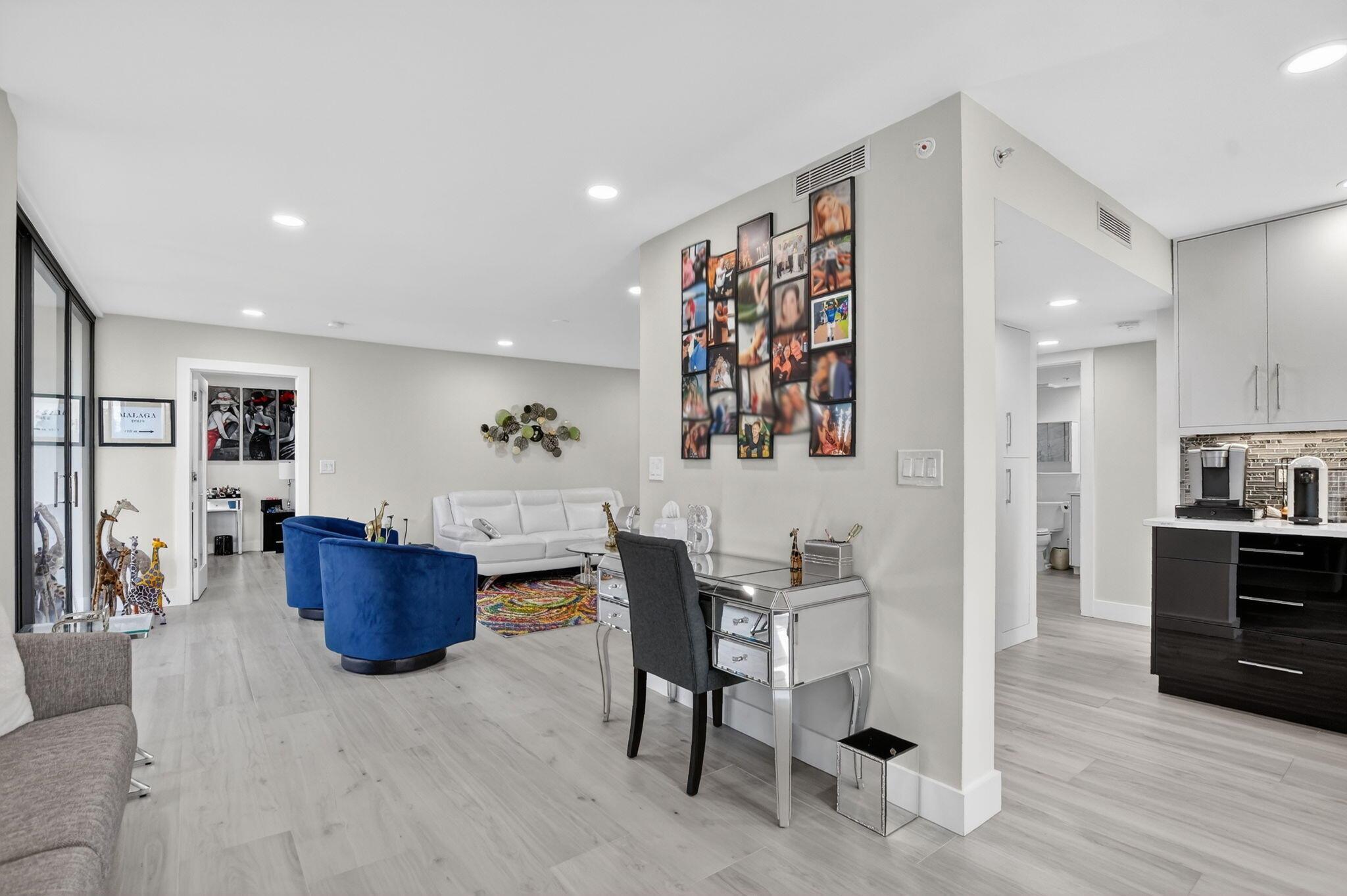 LAKEWOOD MIDRISE CONDO - Residential Lease