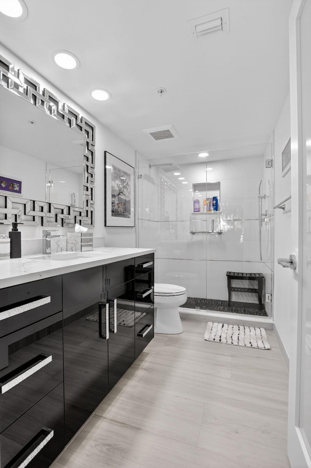 LAKEWOOD MIDRISE CONDO - Residential Lease