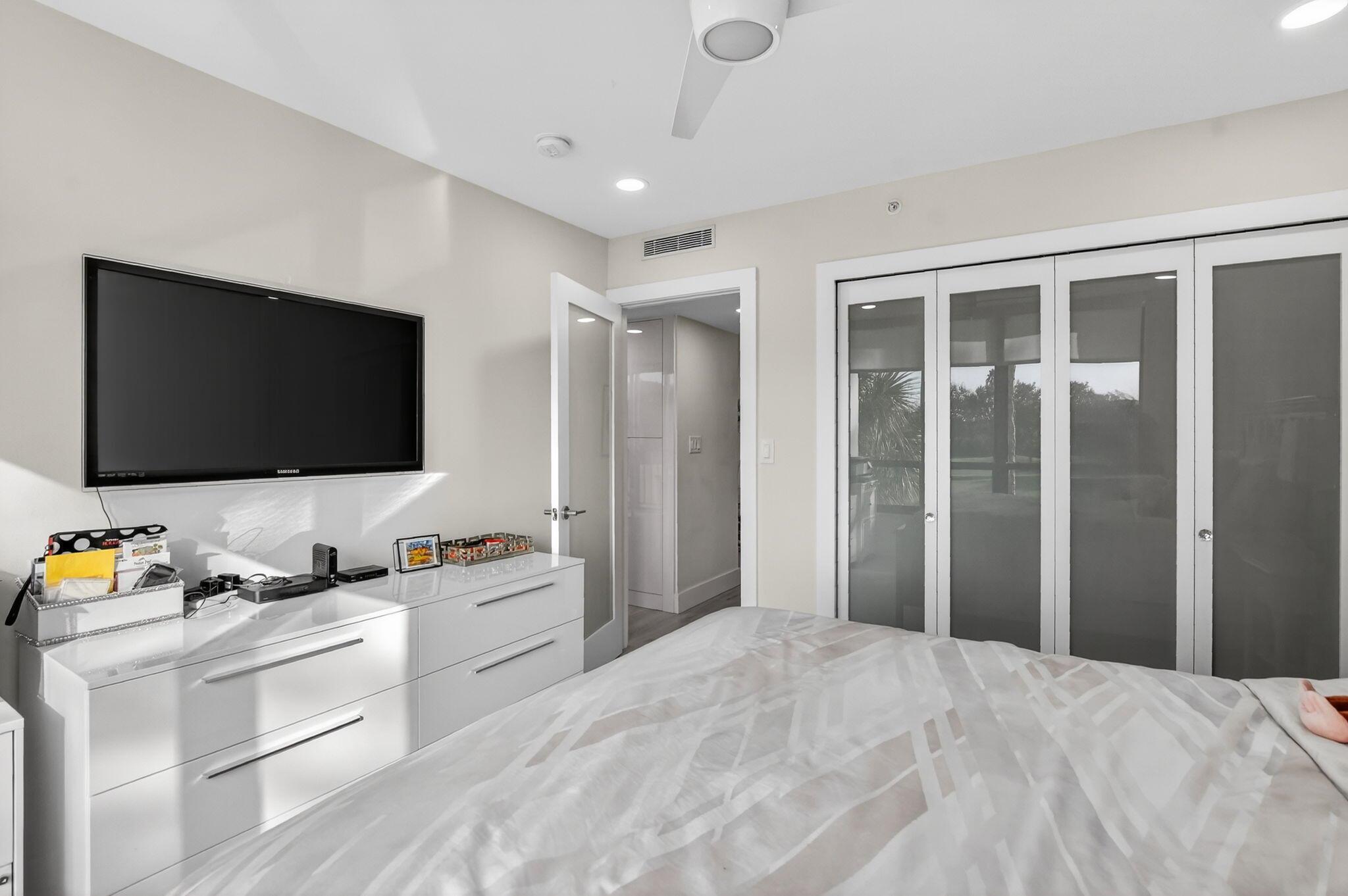 LAKEWOOD MIDRISE CONDO - Residential Lease