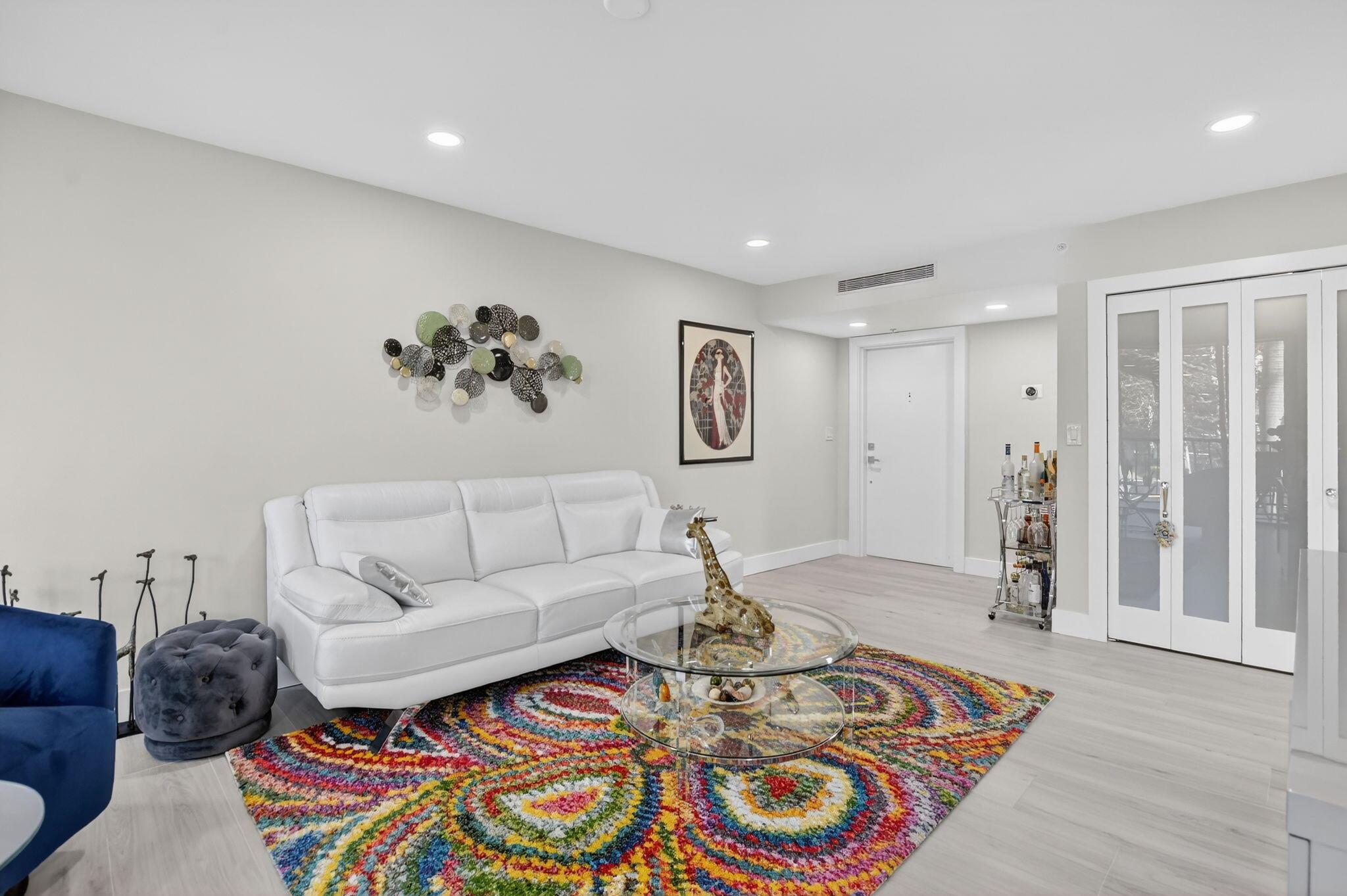 LAKEWOOD MIDRISE CONDO - Residential Lease