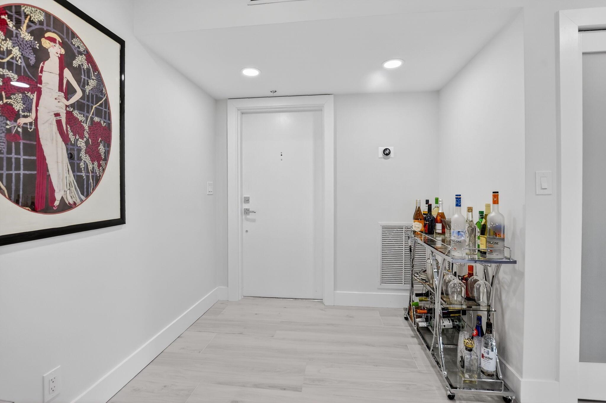 LAKEWOOD MIDRISE CONDO - Residential Lease