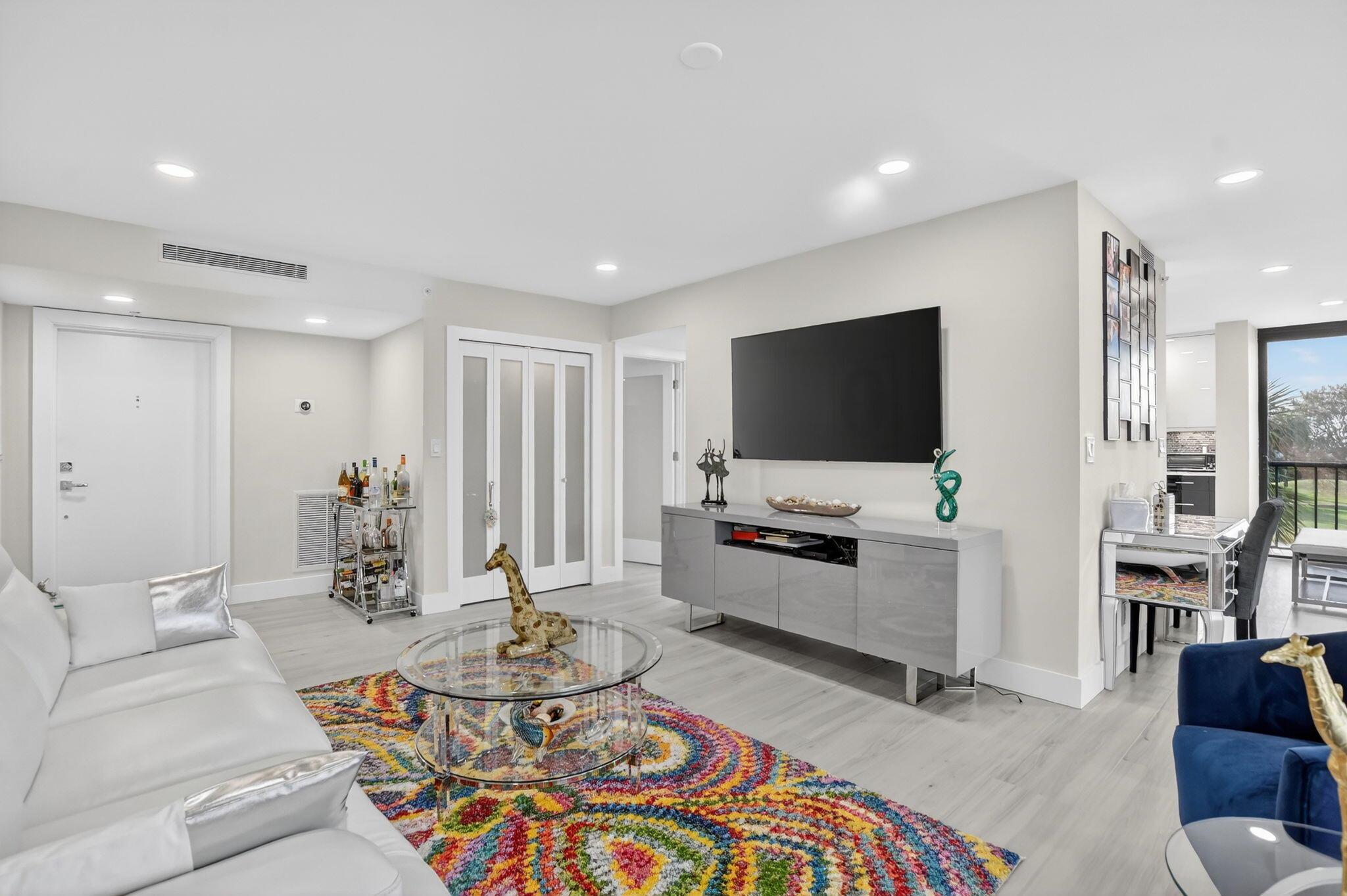 LAKEWOOD MIDRISE CONDO - Residential Lease