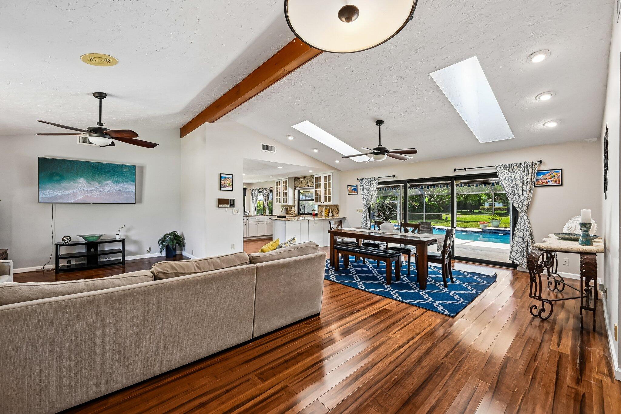 MEADOW WOOD OF THE LANDINGS AT WELLINGTO - Residential