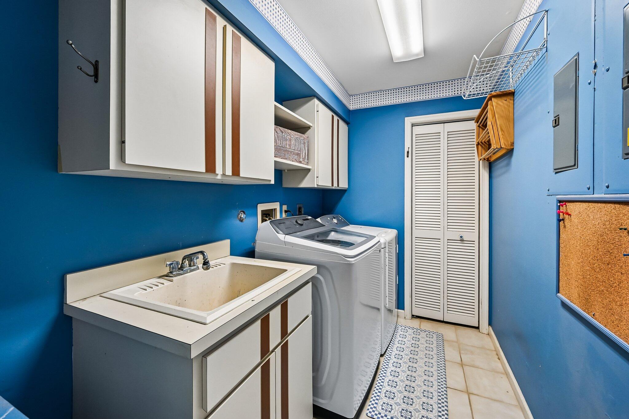 MEADOW WOOD OF THE LANDINGS AT WELLINGTO - Residential