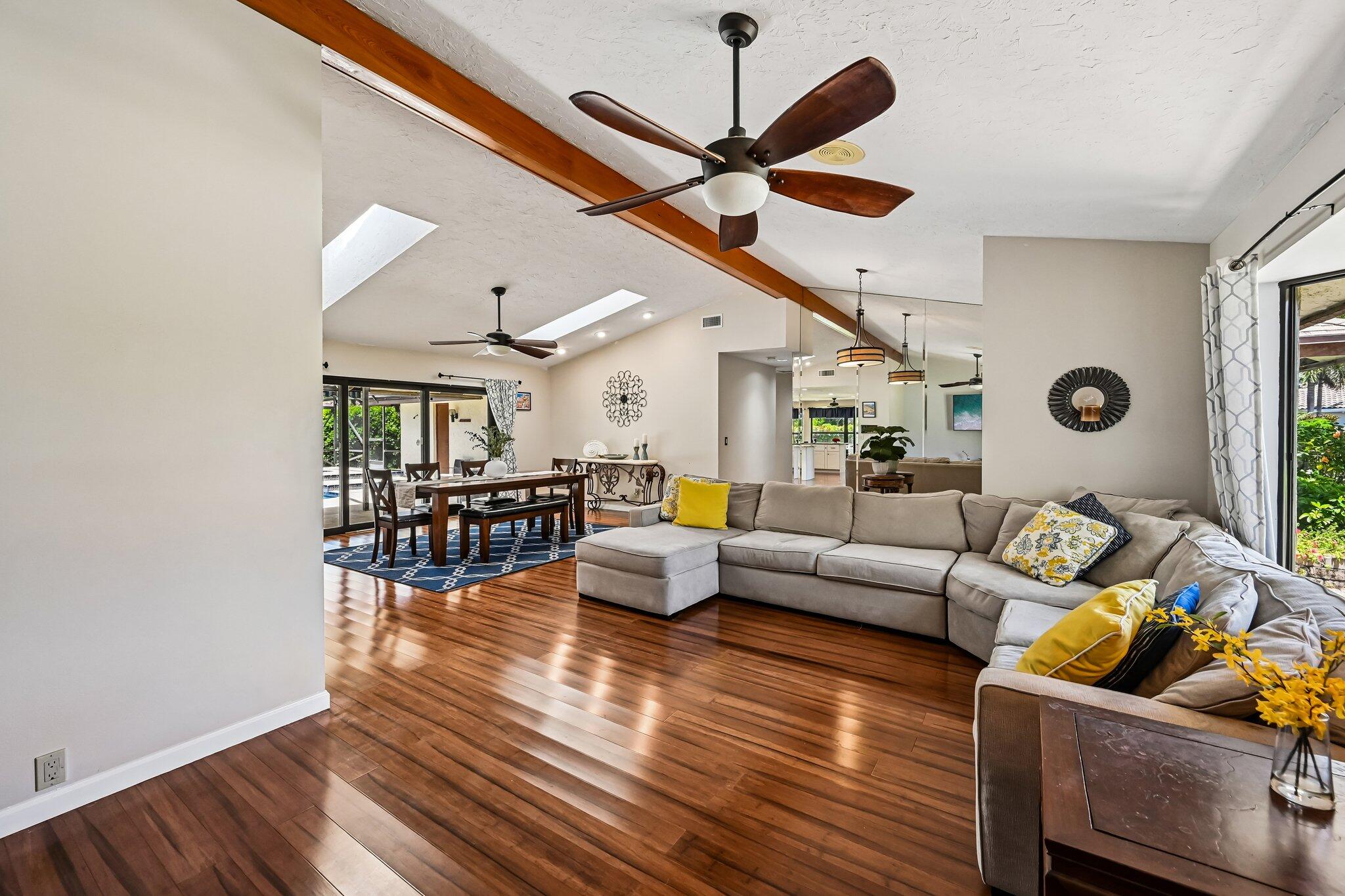 MEADOW WOOD OF THE LANDINGS AT WELLINGTO - Residential