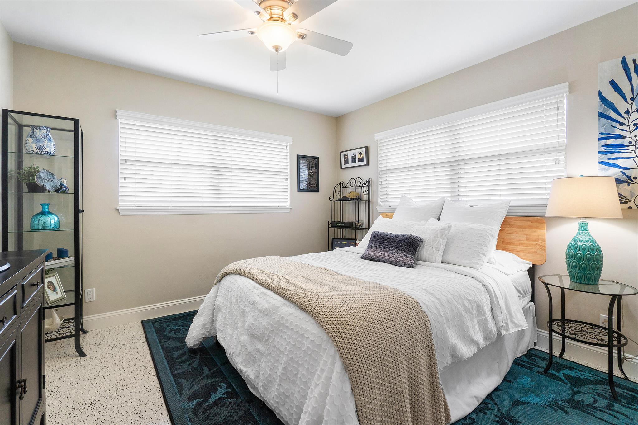 HARBOUR VILLAS - Residential Lease