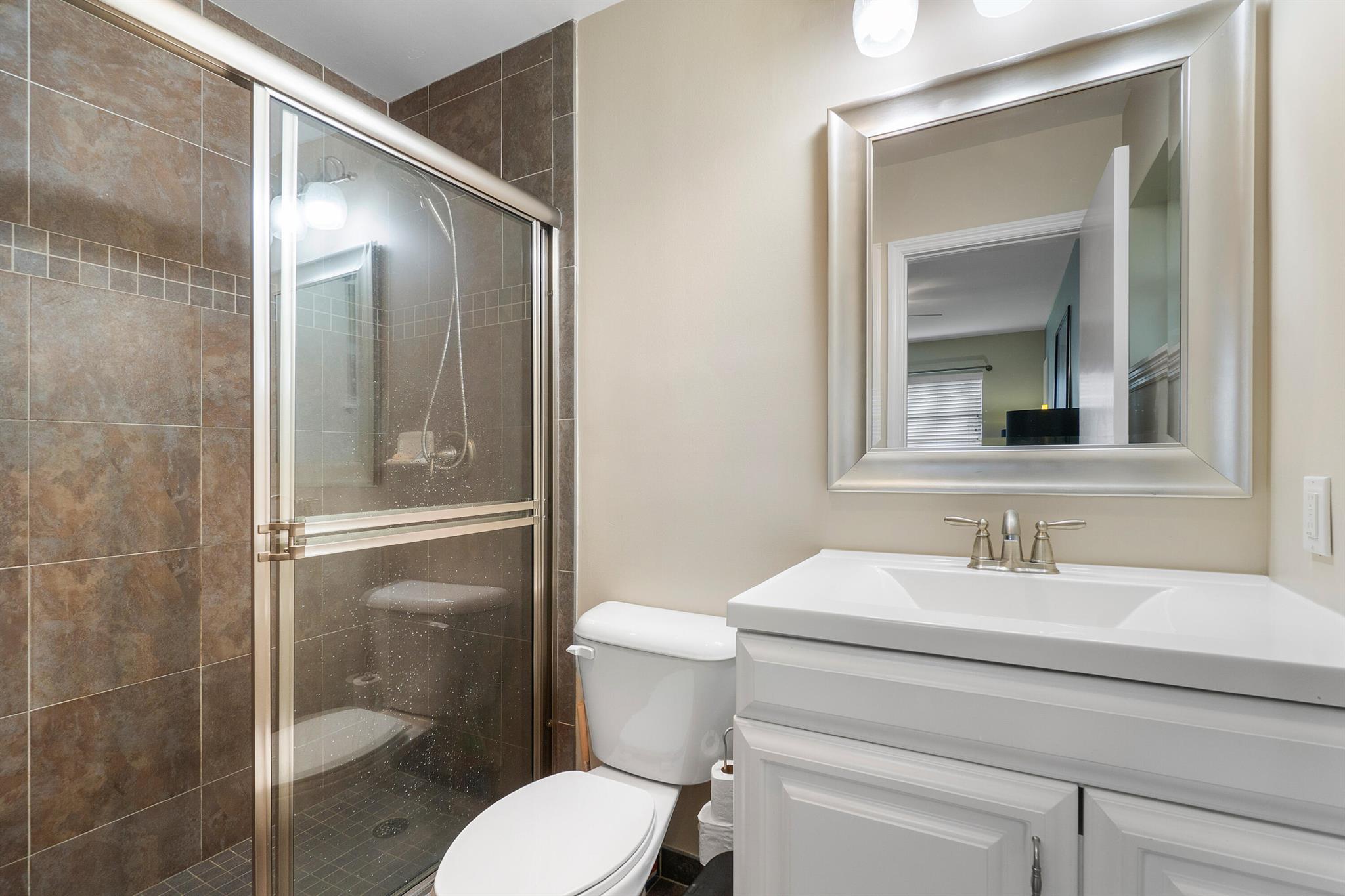 HARBOUR VILLAS - Residential Lease