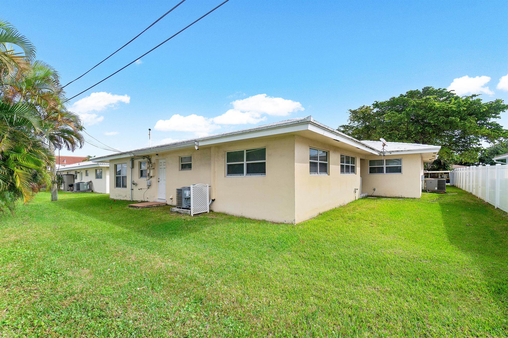 HARBOUR VILLAS - Residential Lease