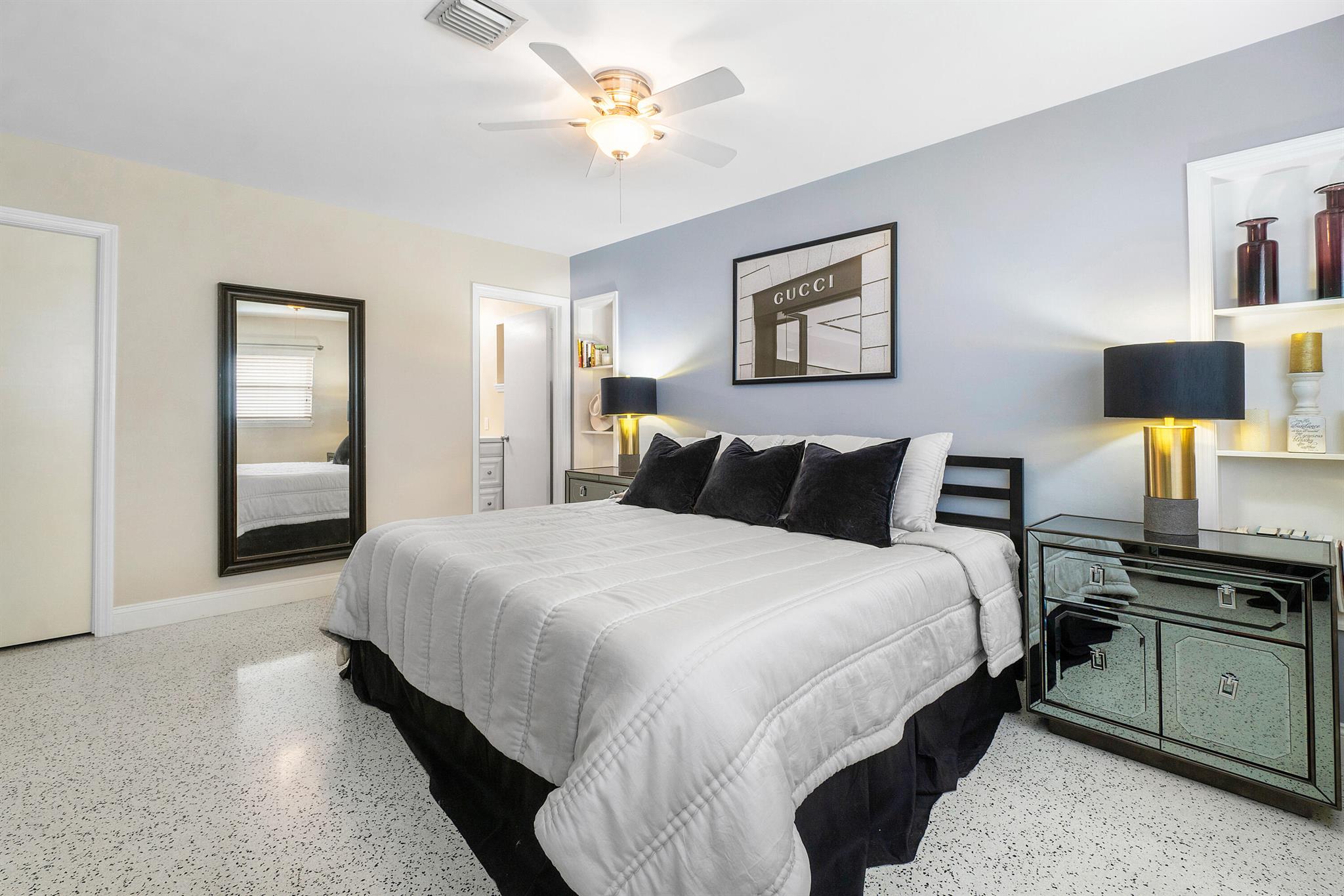 HARBOUR VILLAS - Residential Lease