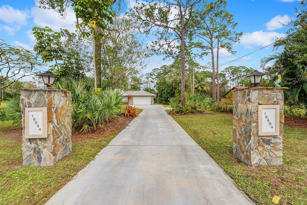 Photo of 16694 Mellen Lane, Jupiter, FL 33478 (MLS # R10947247)