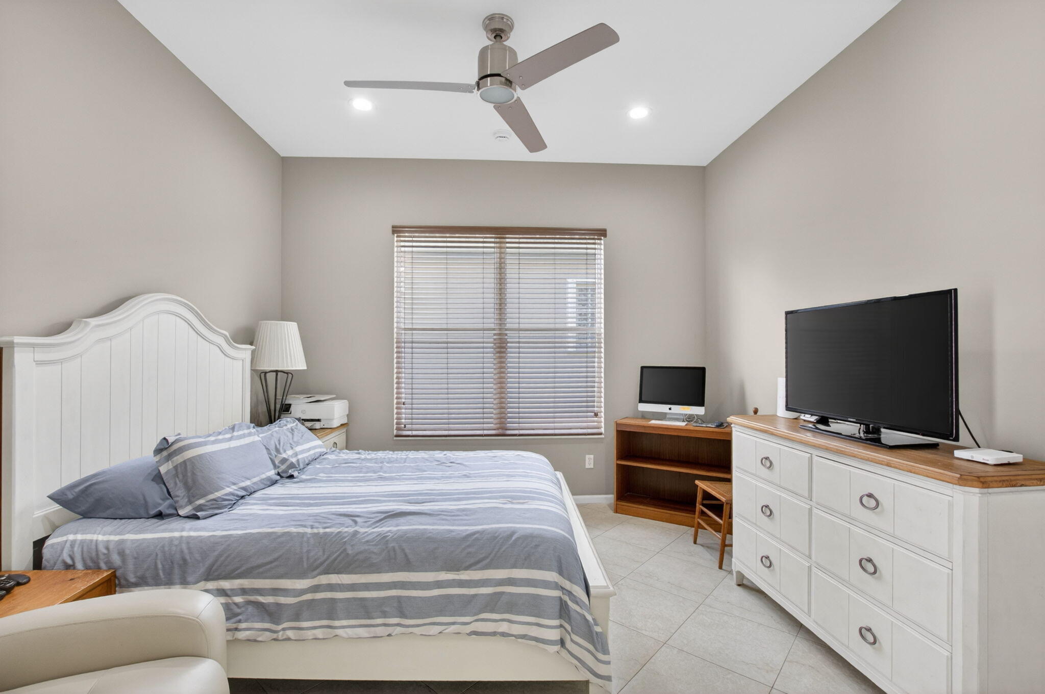 VALENCIA SHORES 5 - Residential