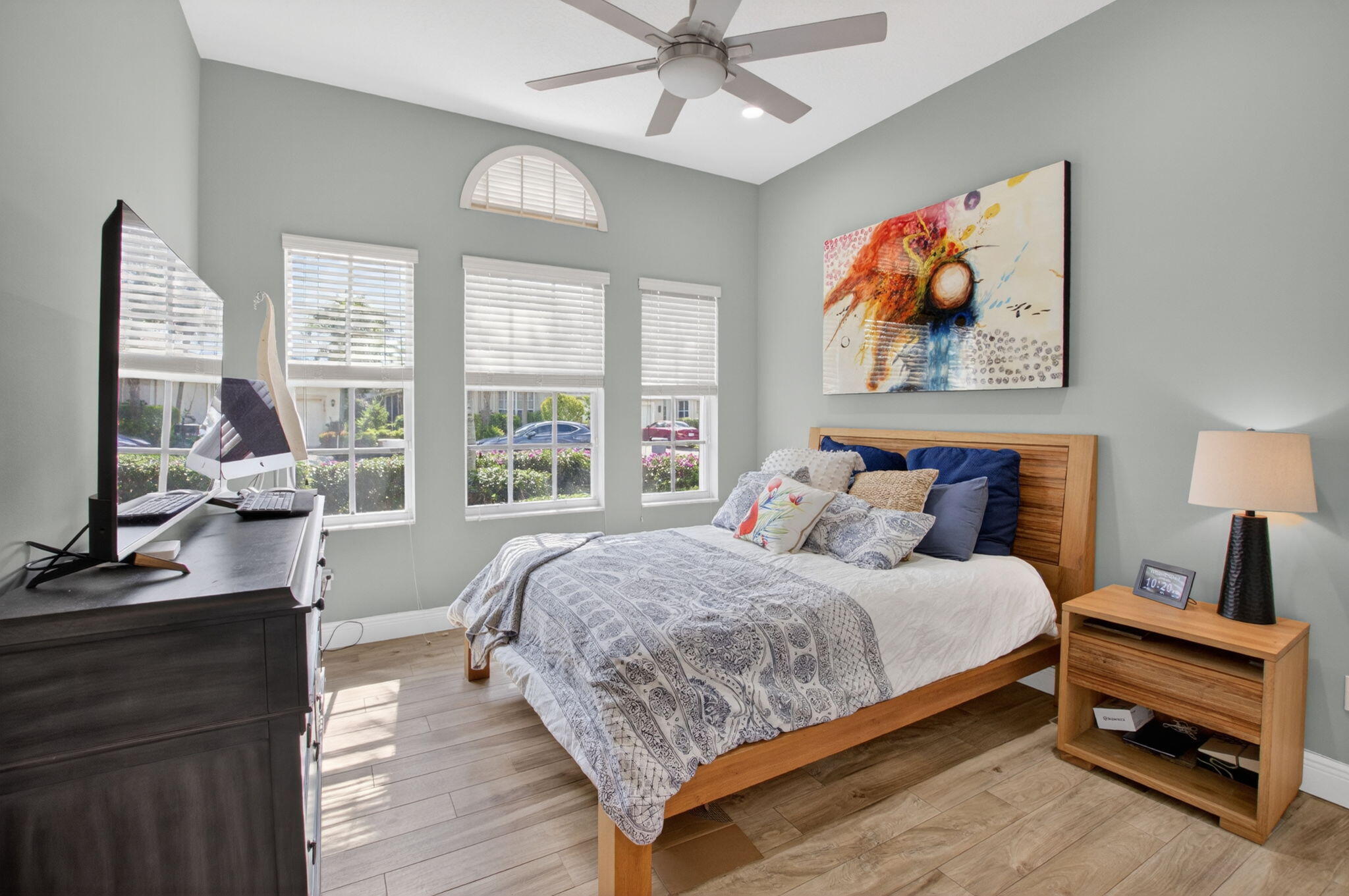 VALENCIA SHORES 5 - Residential