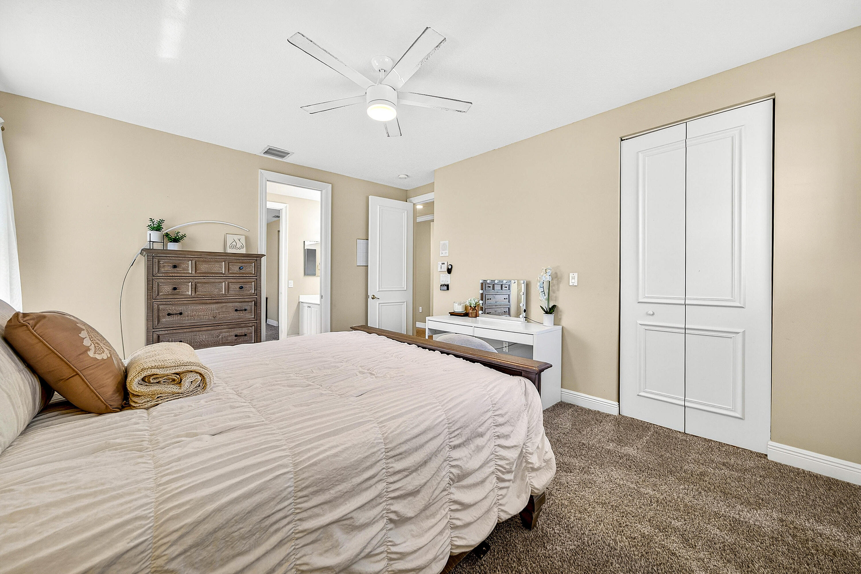 Saturnia - Residential