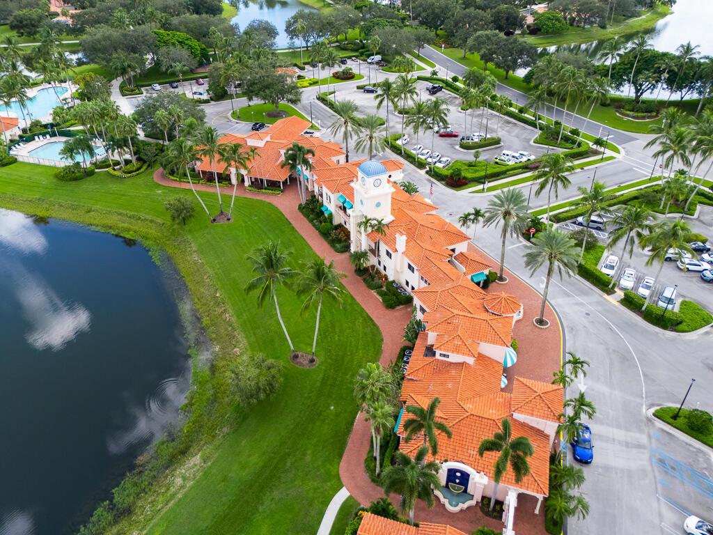 RIVERWALK 4 - Residential