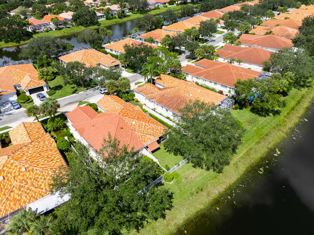 RIVERWALK 4 - Residential