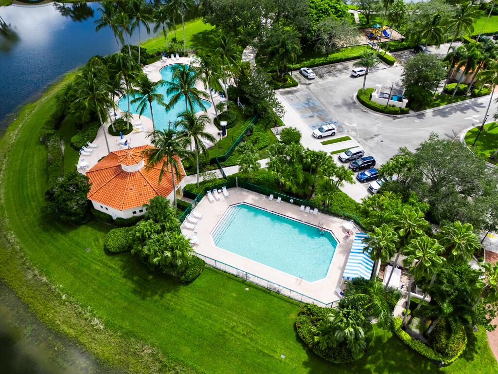 RIVERWALK 4 - Residential