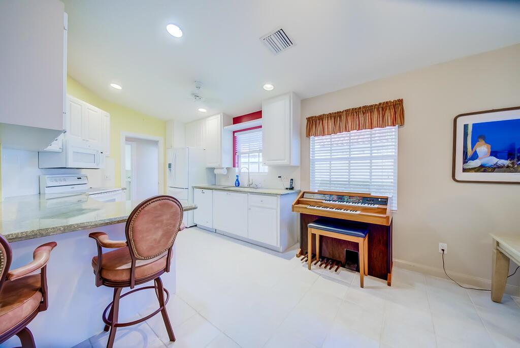 RIVERWALK 4 - Residential
