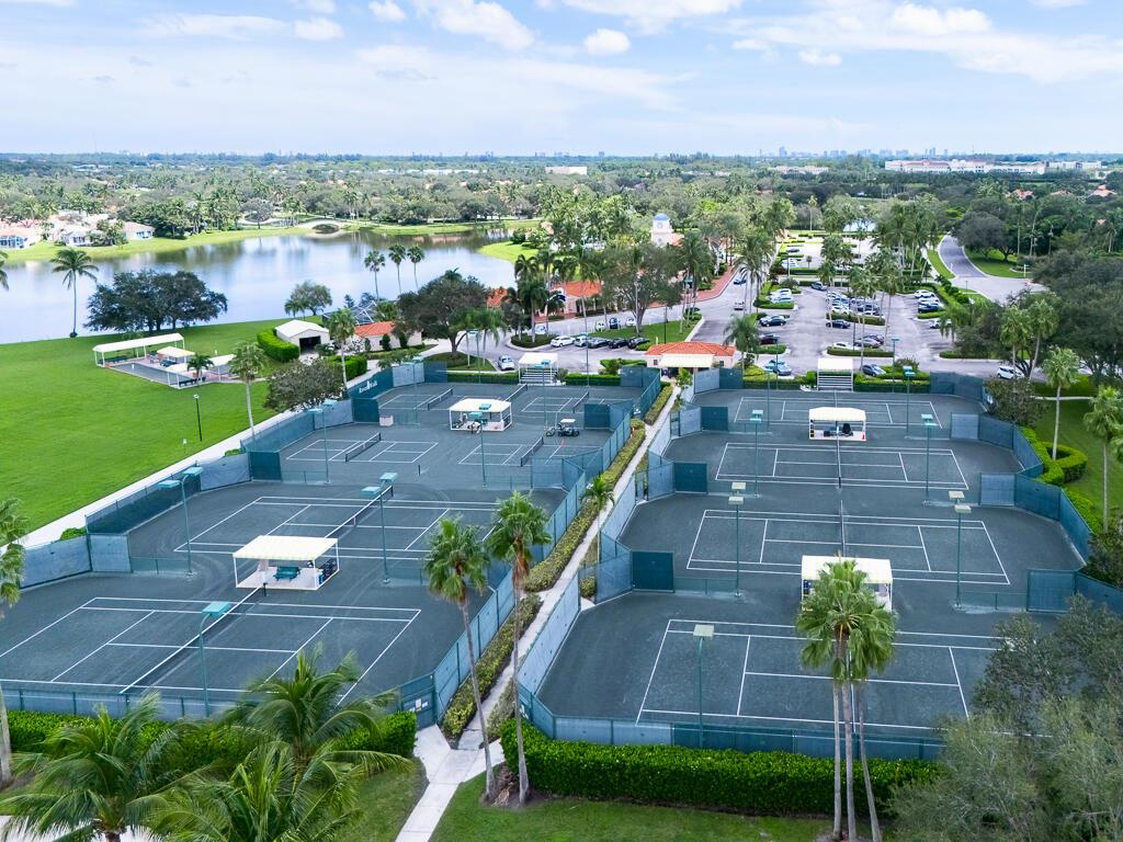RIVERWALK 4 - Residential