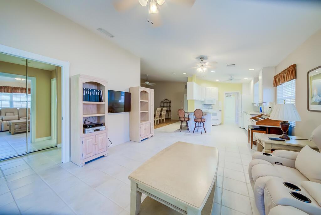 RIVERWALK 4 - Residential