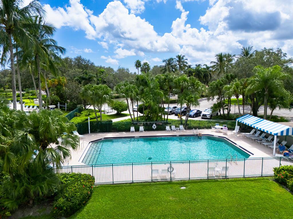 RIVERWALK 4 - Residential
