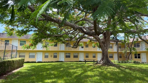 Tiny photo for 5168 NE 6th Avenue #431, Oakland Park, FL 33334 (MLS # B26035401)