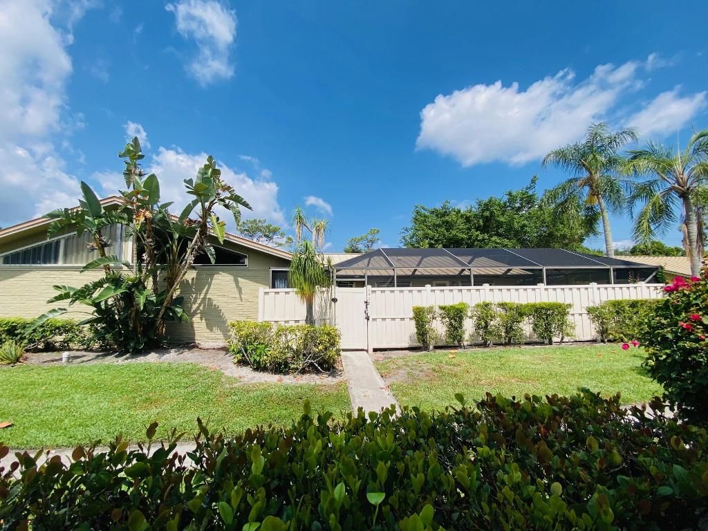 Photo of 5912 Golden Eagle Circle, Palm Beach Gardens, FL 33418 (MLS # R10971701)