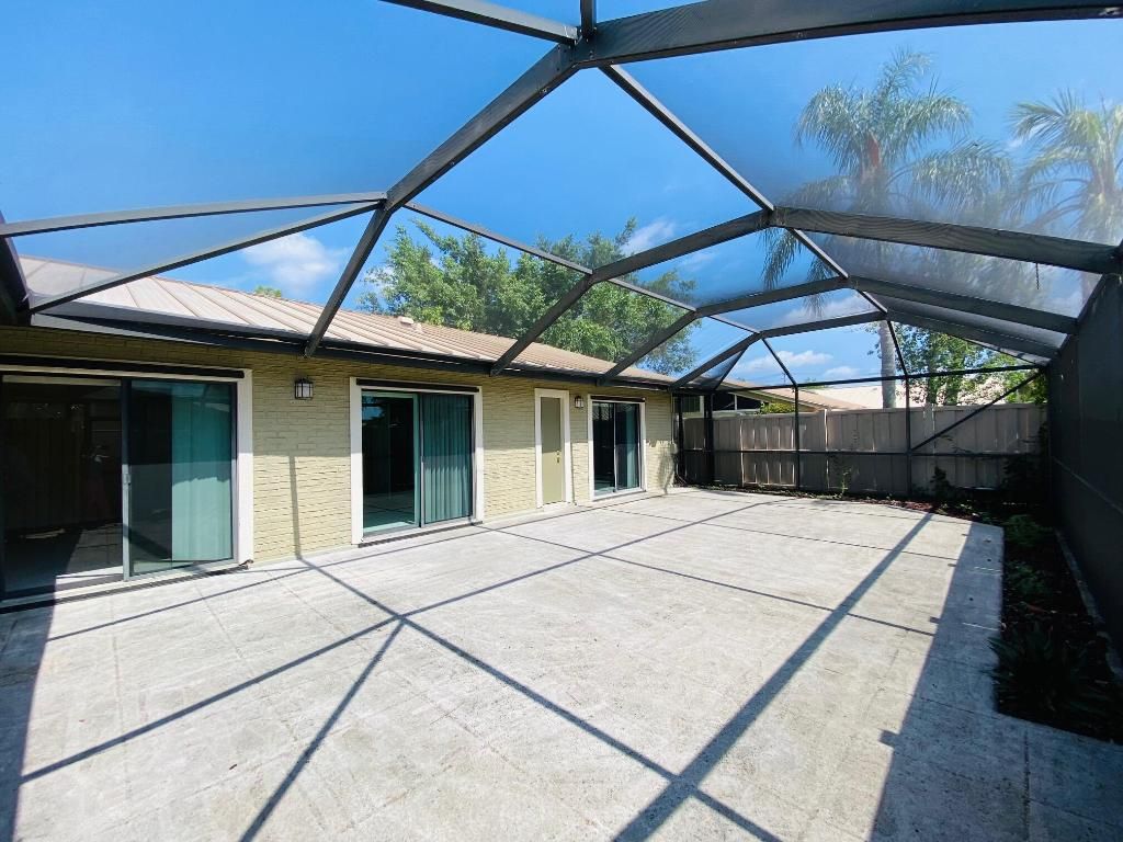 Photo of 5912 Golden Eagle Circle, Palm Beach Gardens, FL 33418 (MLS # R10971701)