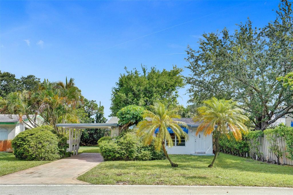 Photo of 1273 NE 37 Street, Oakland Park, FL 33334 (MLS # F10455719)