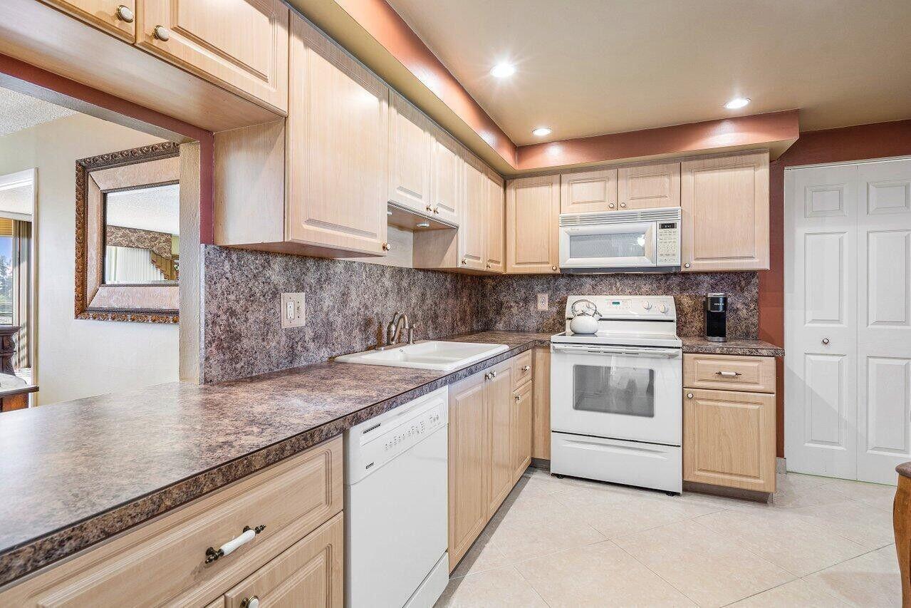 BOCA TEECA CONDO 8 - Residential Lease