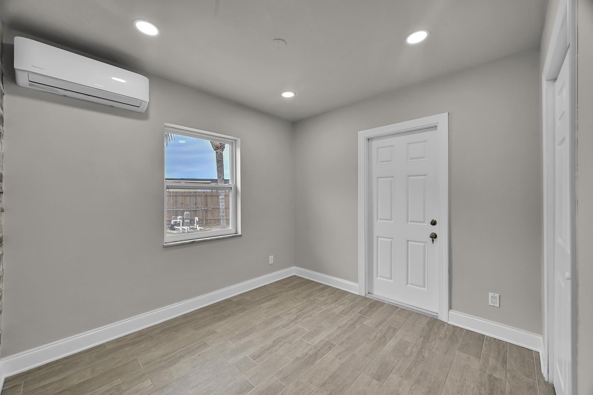 RIVER PARK UNIT 5 - Residential