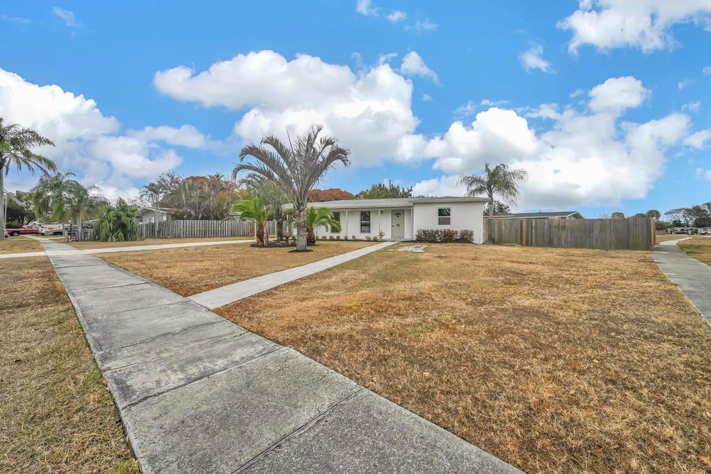 Photo of 105 SE Castana Court, Port Saint Lucie, FL 34983 (MLS # R11163998)