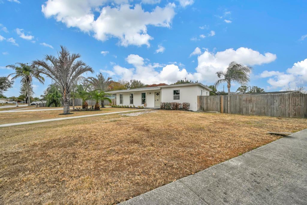 Photo of 105 SE Castana Court, Port Saint Lucie, FL 34983 (MLS # R11163998)