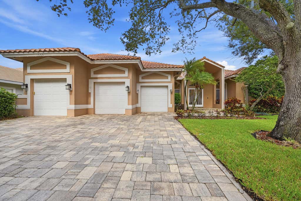 Photo of 1960 HARTFORD Way, Coral Springs, FL 33071 (MLS # B26059047)