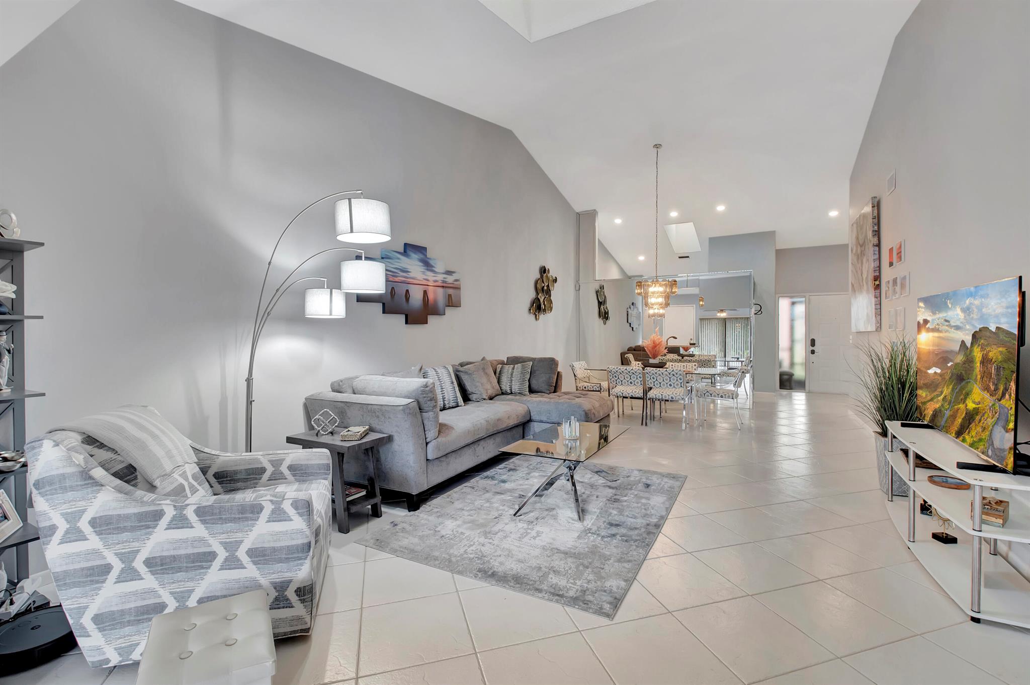 WHISPER WALK  PARKSHORE - Residential