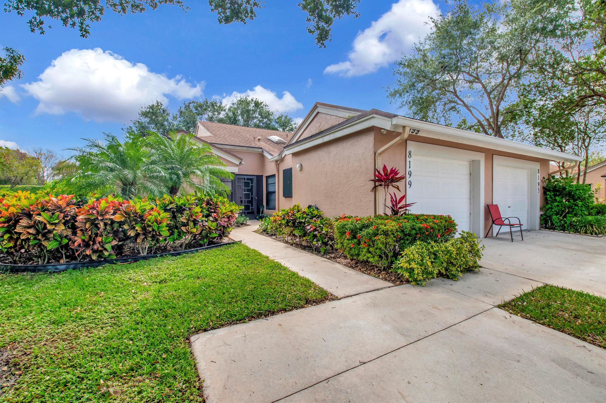 WHISPER WALK  PARKSHORE - Residential