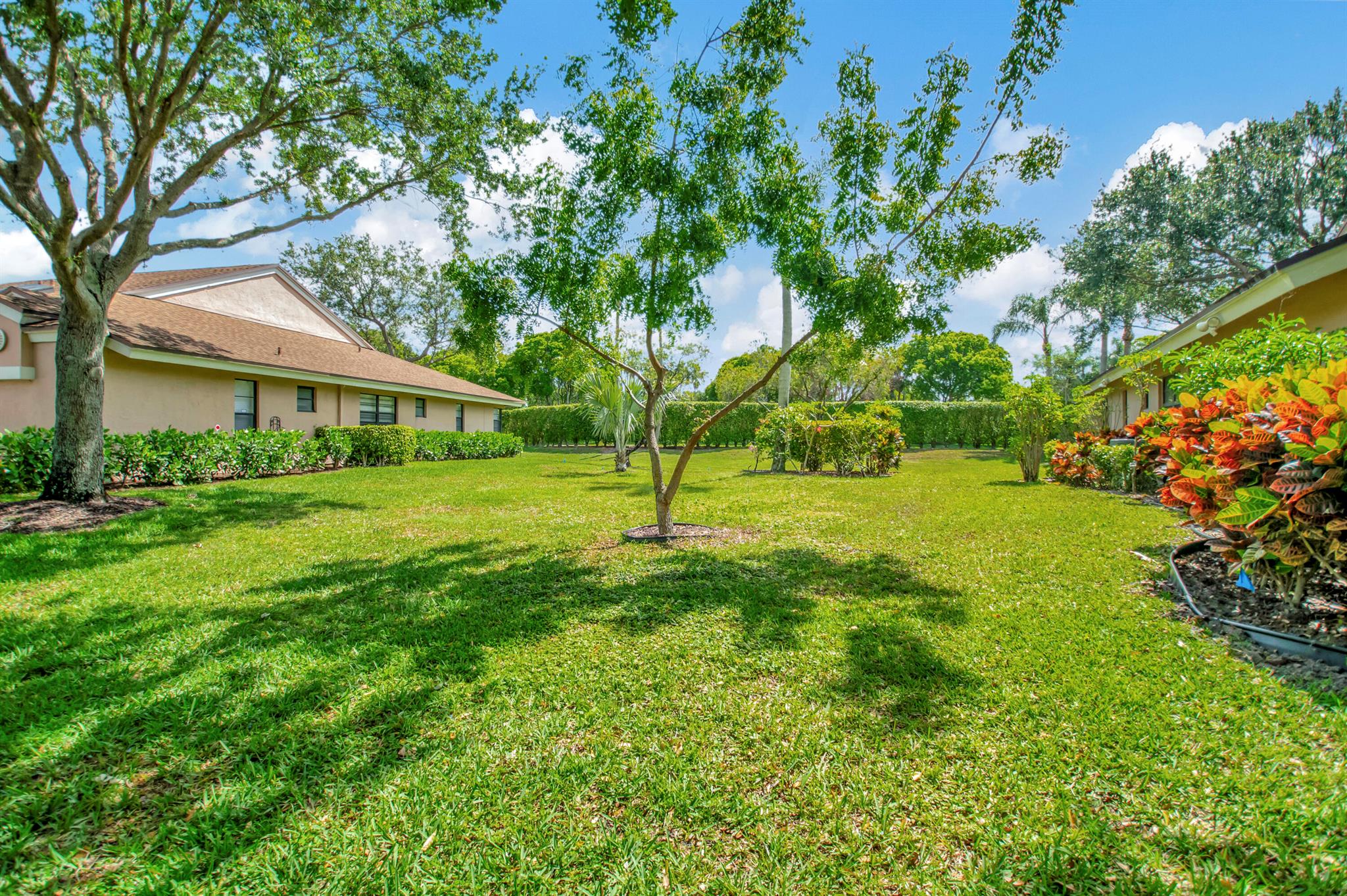 WHISPER WALK  PARKSHORE - Residential