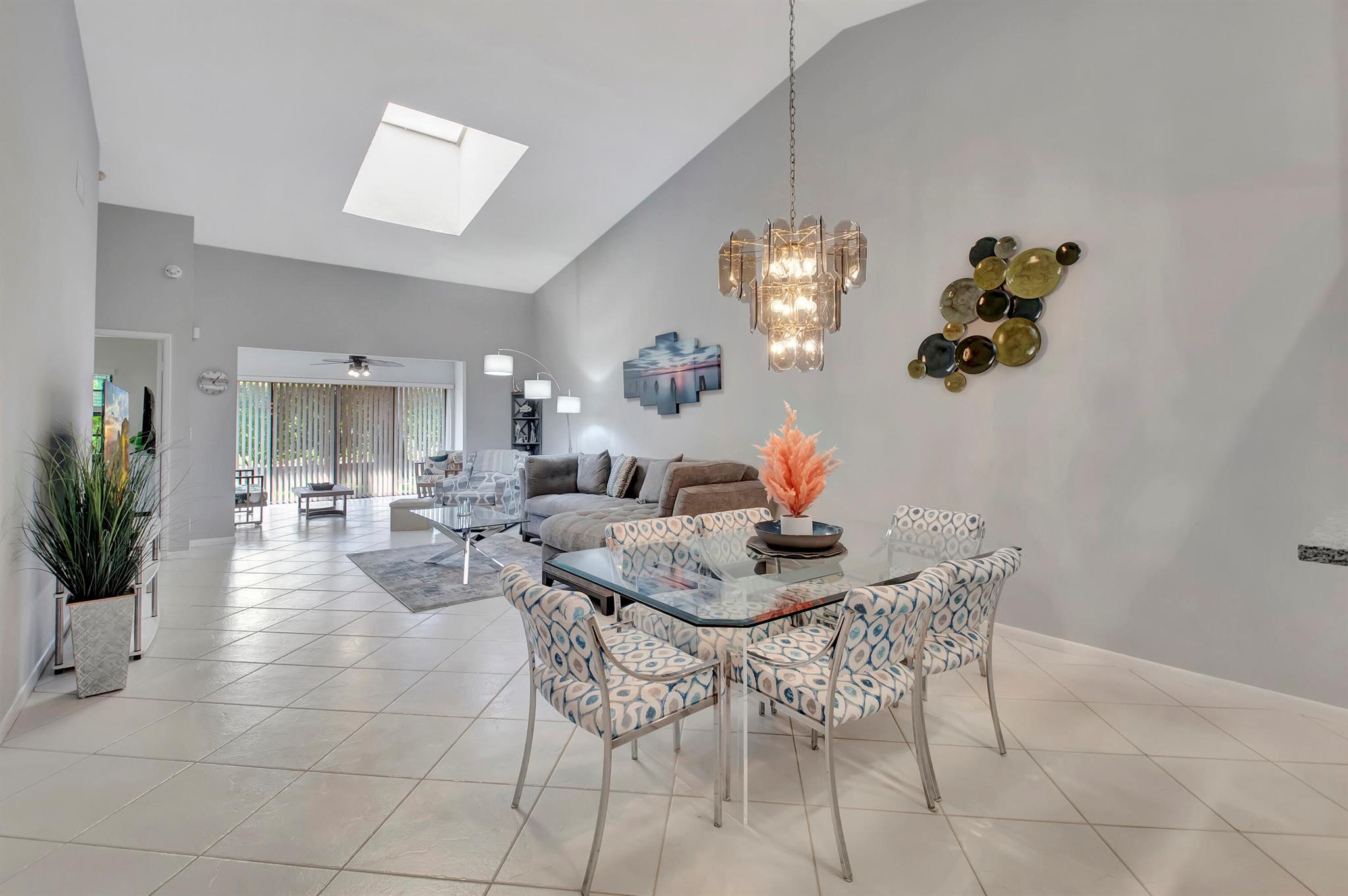 WHISPER WALK  PARKSHORE - Residential