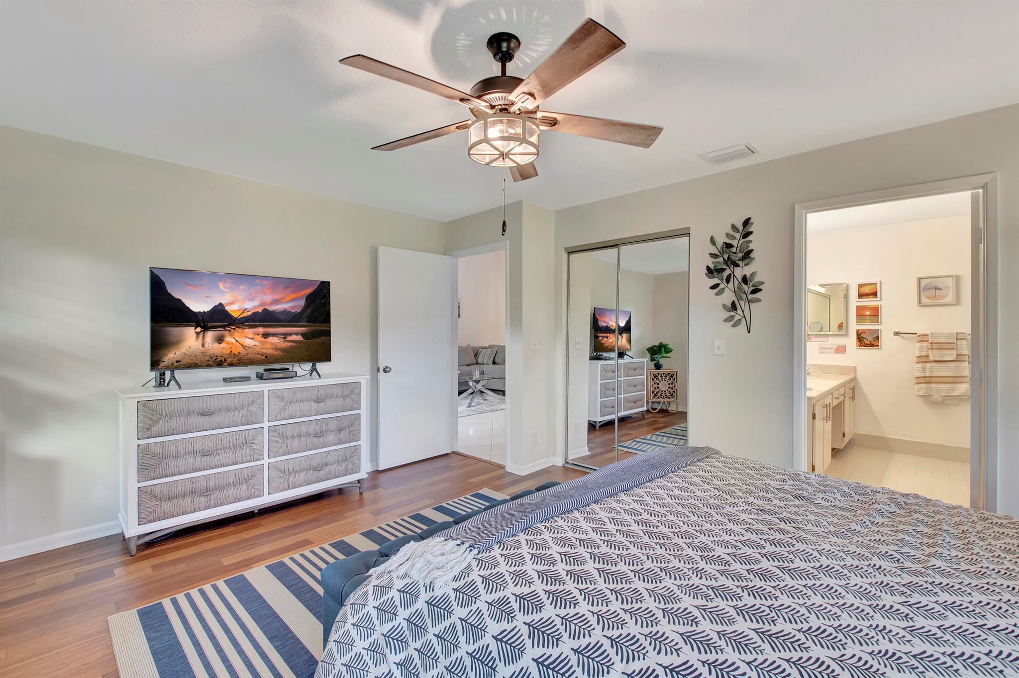 WHISPER WALK  PARKSHORE - Residential