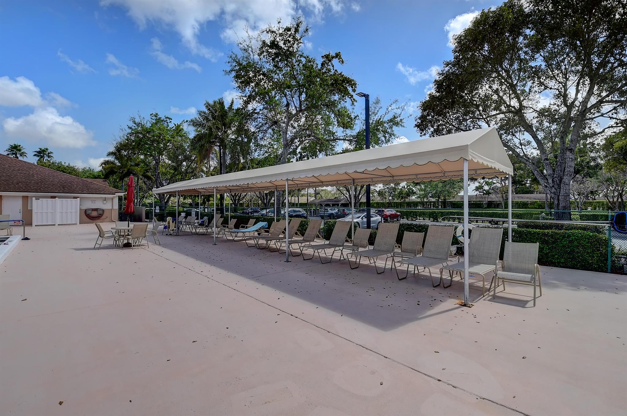 WHISPER WALK  PARKSHORE - Residential