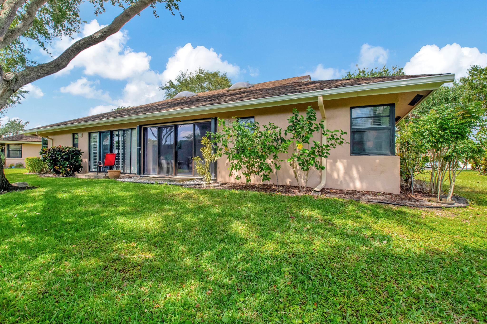 WHISPER WALK  PARKSHORE - Residential