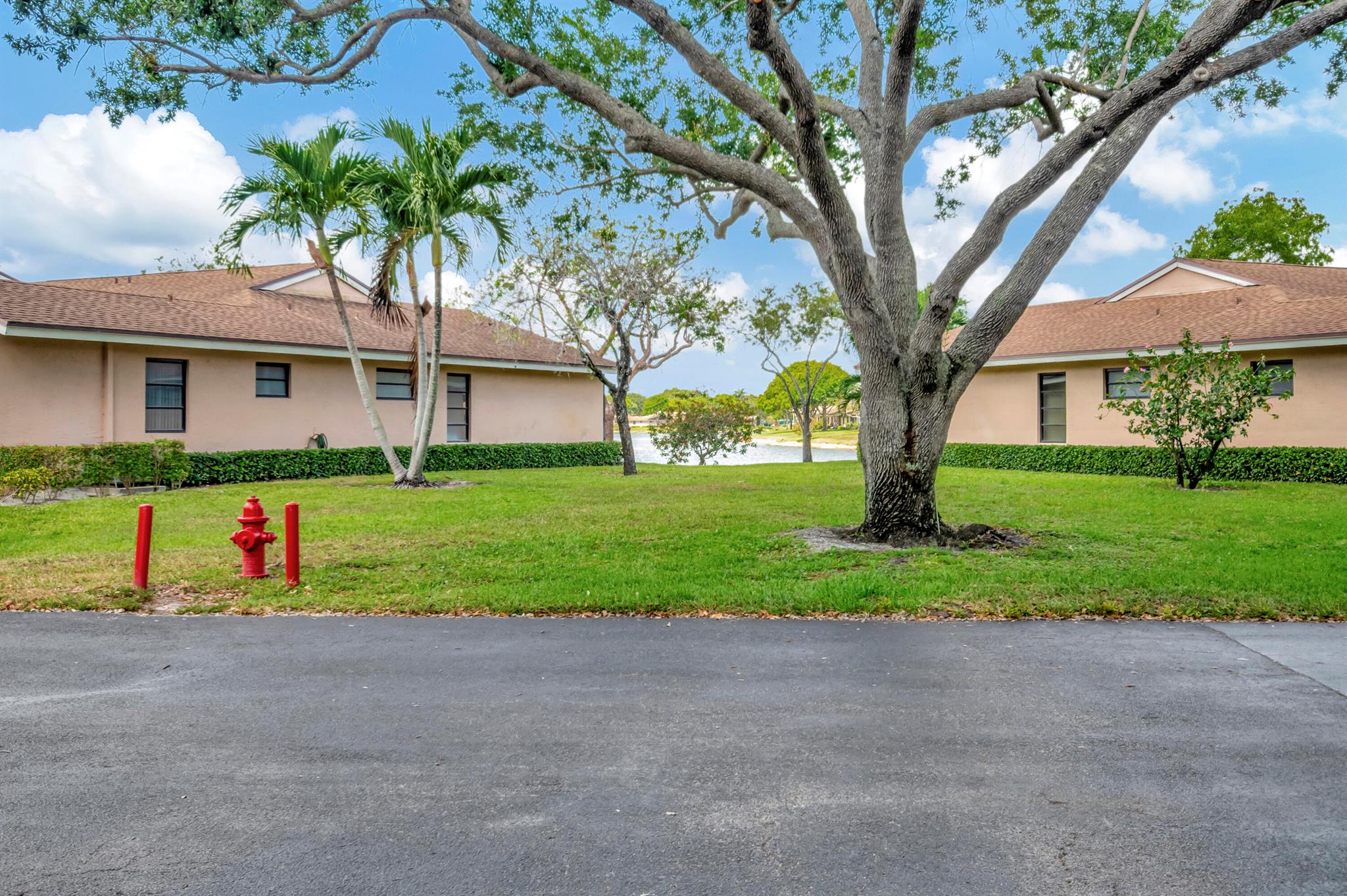 WHISPER WALK  PARKSHORE - Residential