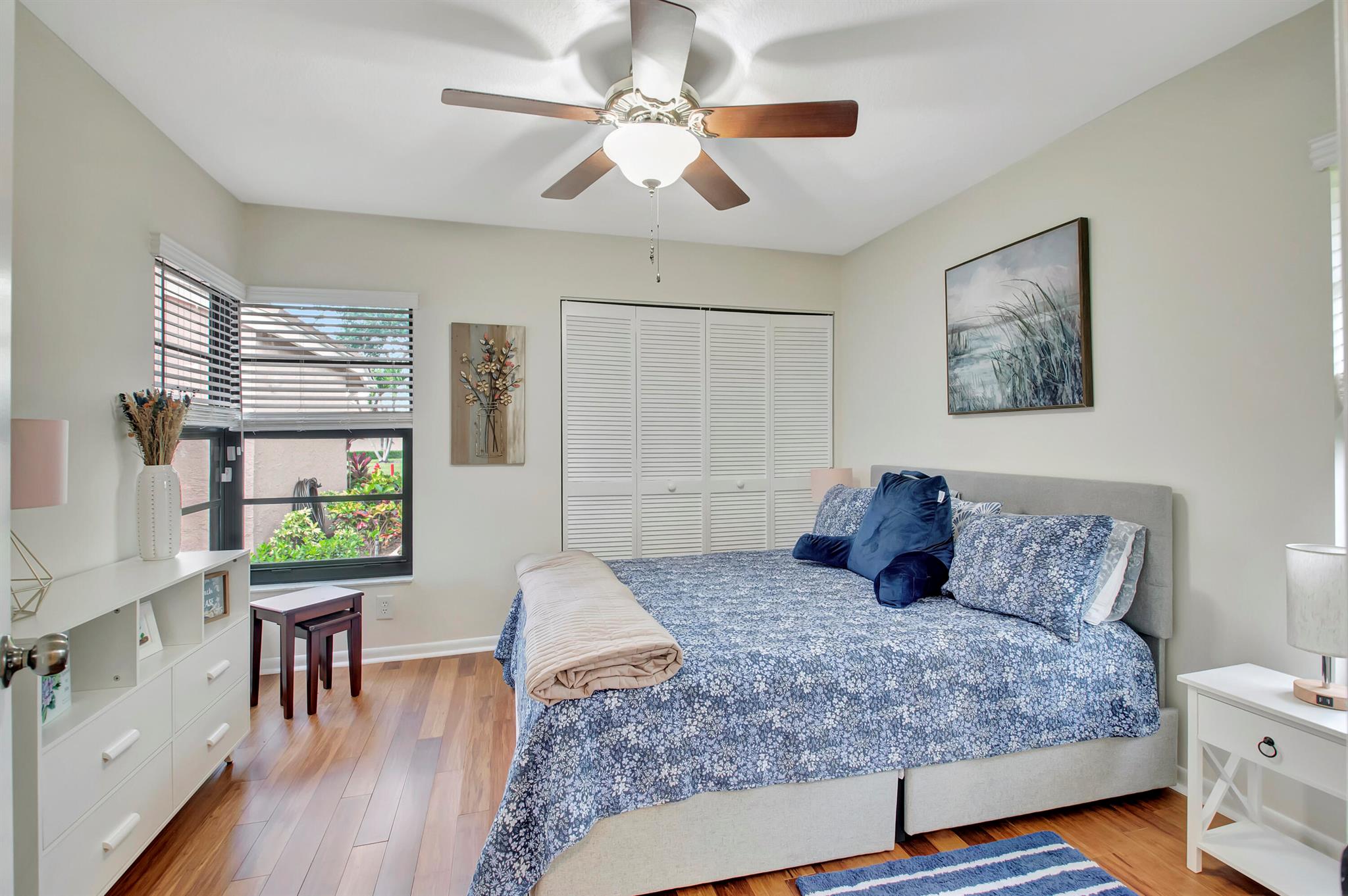 WHISPER WALK  PARKSHORE - Residential