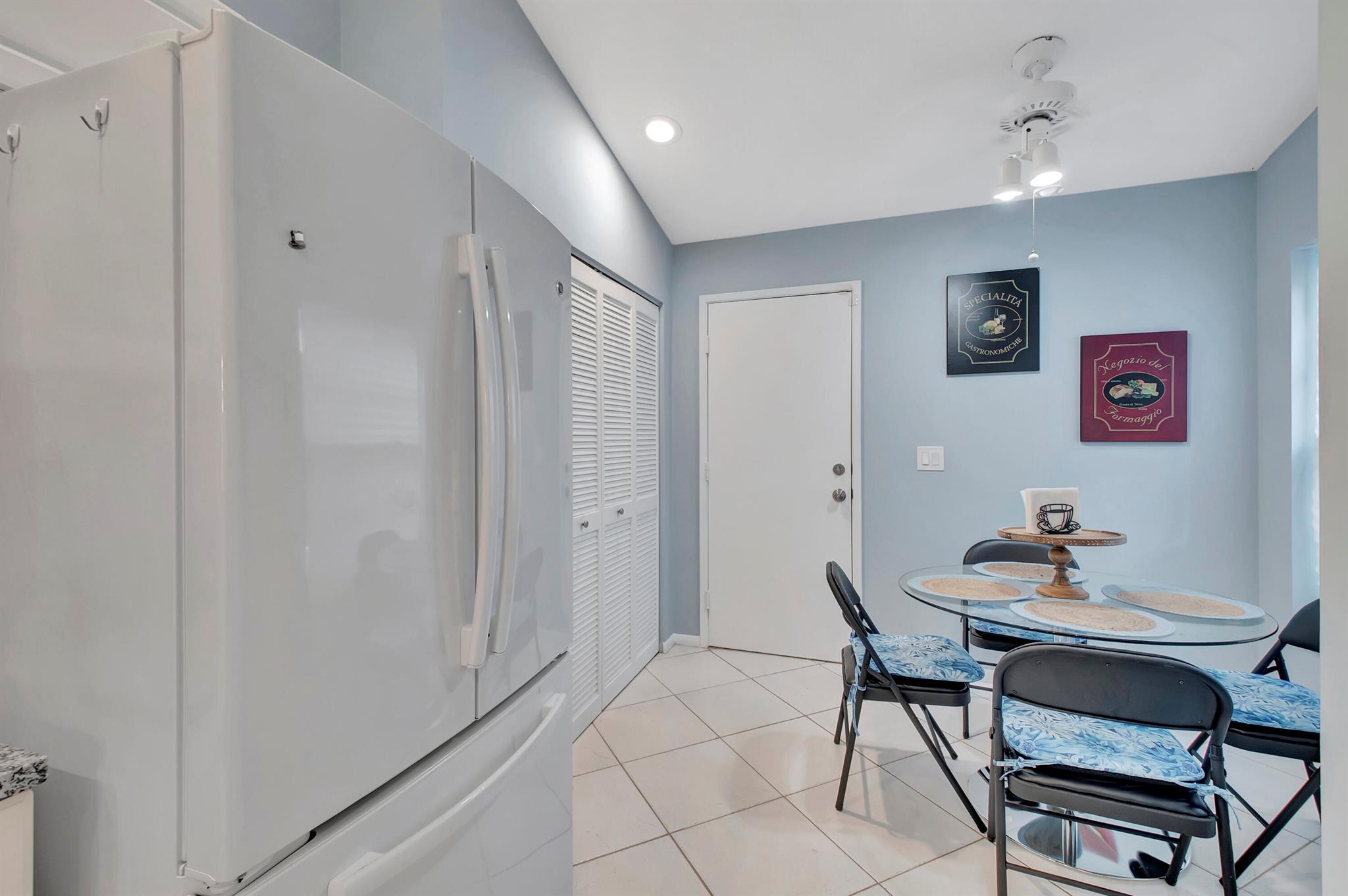 WHISPER WALK  PARKSHORE - Residential