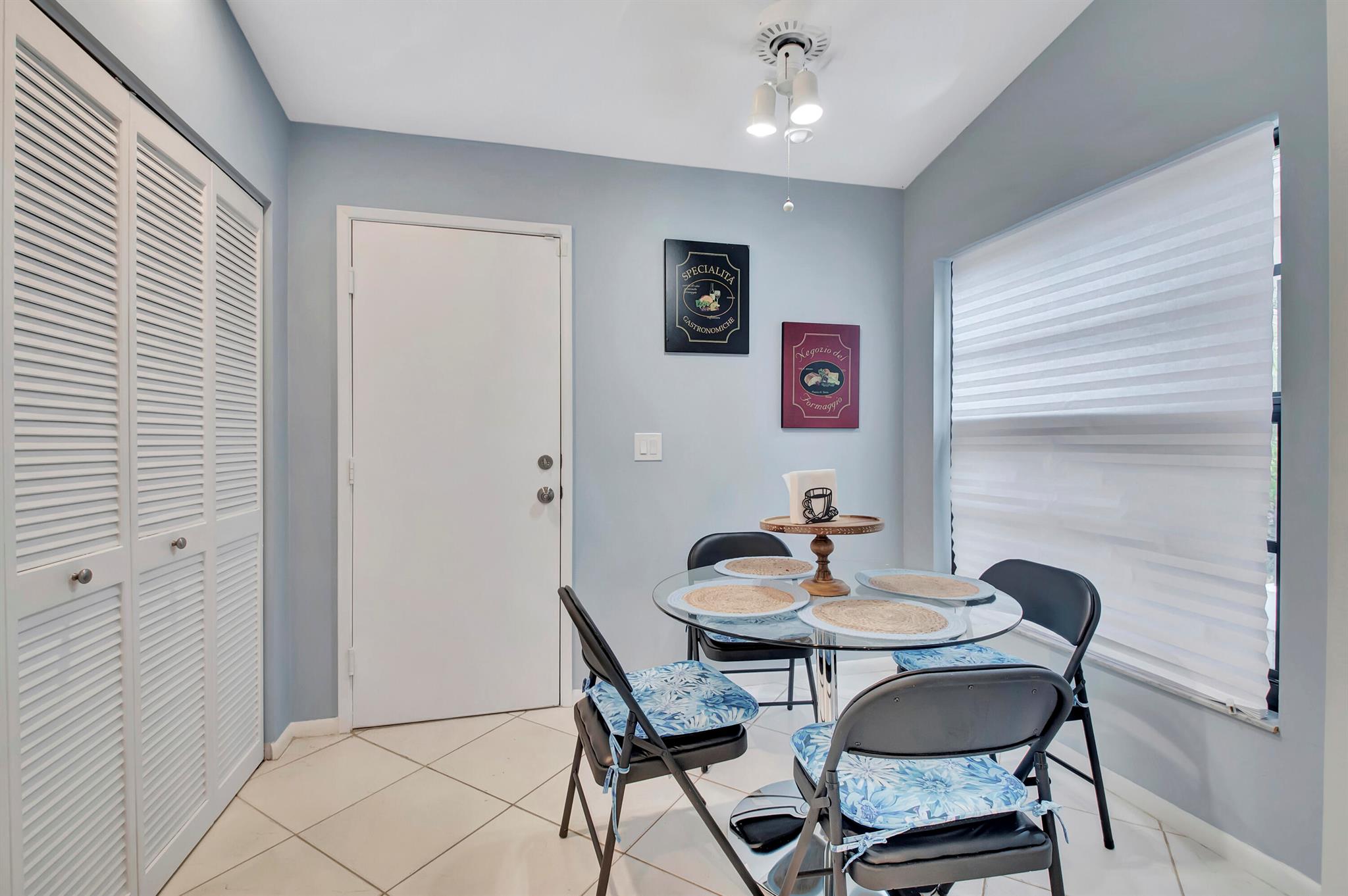 WHISPER WALK  PARKSHORE - Residential