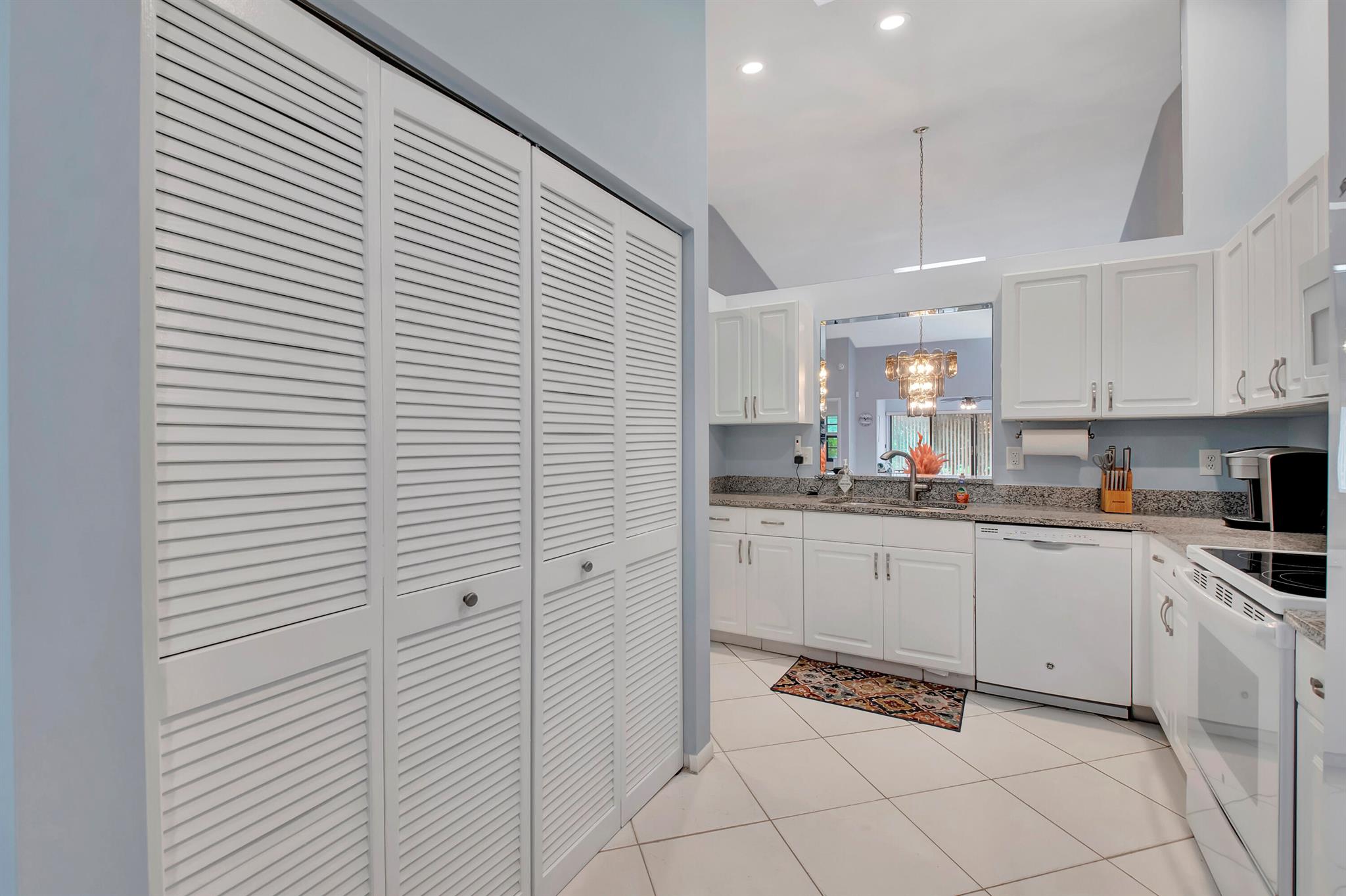 WHISPER WALK  PARKSHORE - Residential