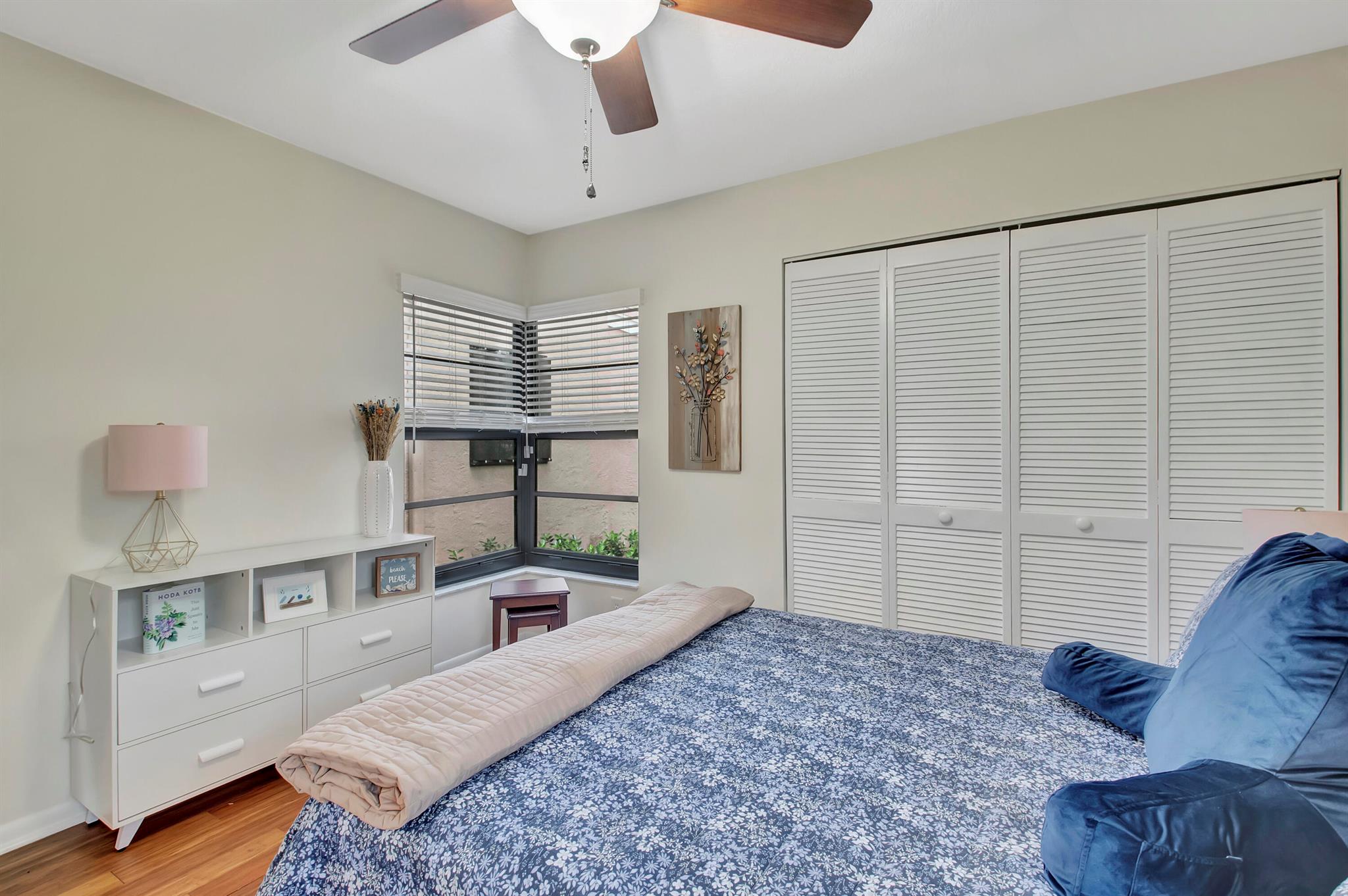 WHISPER WALK  PARKSHORE - Residential