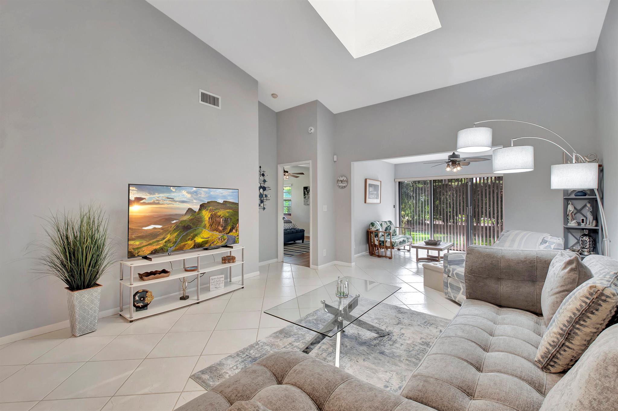 WHISPER WALK  PARKSHORE - Residential