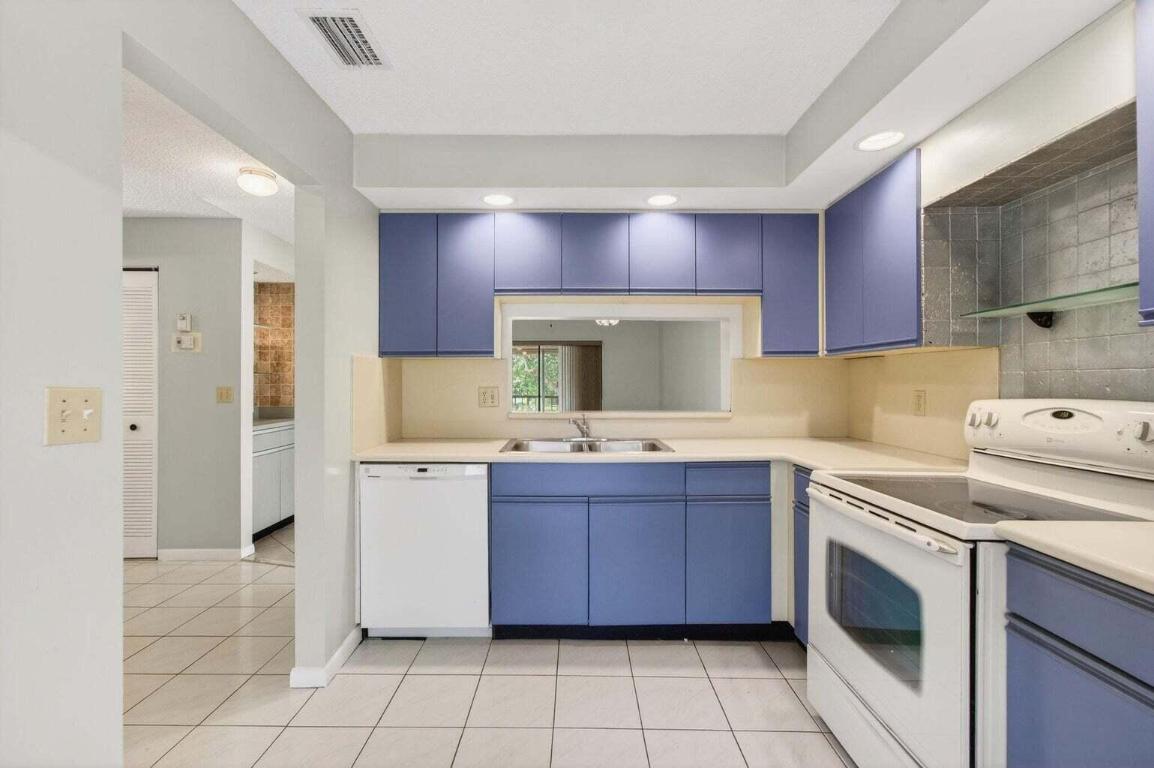 SAN REMO GOLF & TENNIS CLUB - Residential Lease